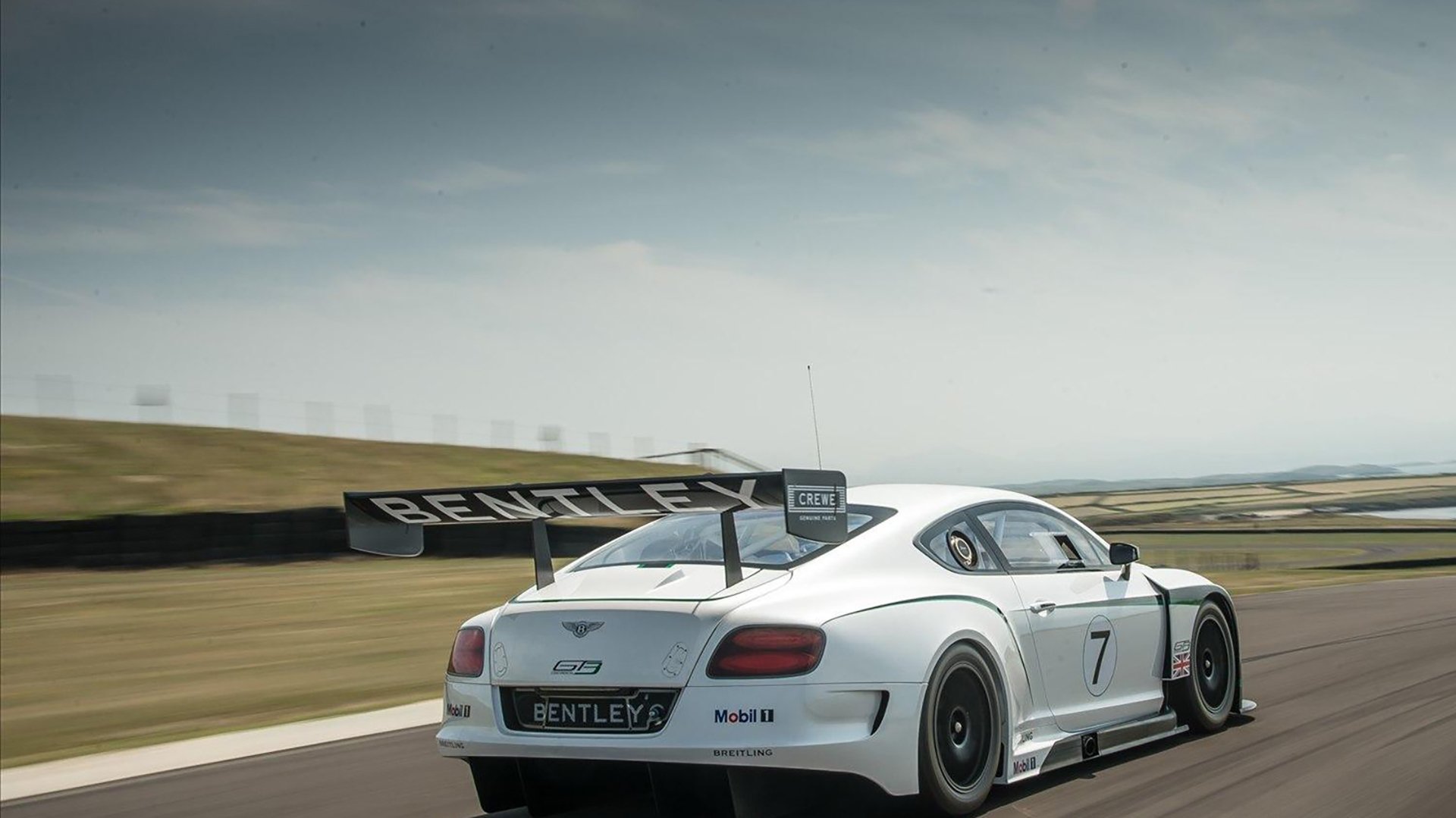 “德甲争冠悬念升温，榜首球队迎来强硬挑战”，德甲推荐